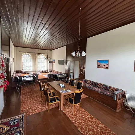 Frig Evi Hotell
